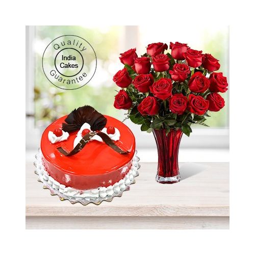 Eggless Strawberry Cake Half Kg with 6 Red Roses Bunch
