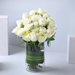 30 Pristinely White Roses