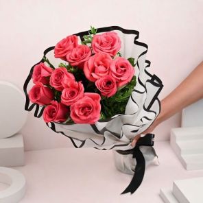 12 Pink Flowery Roses
