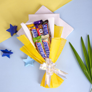 4 Snickers and 1 Fuse Chocolate Bouquet