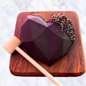 Choco Love Pinata Cake 750 gms
