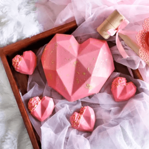 Heart Shaped Chocolate Pinata Cake 1 Kg