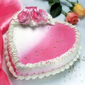 3 Kg Strawberry Cake Heart Shaped With Stand